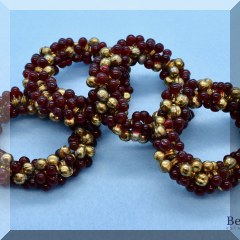 K05. Napkin rings.